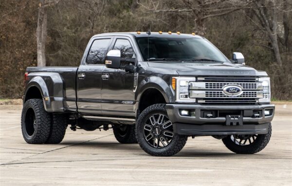 2019 FORD F350 PLATINUM SUPERDUTY DUALLY DRW GOOSENECK SUNROOF LEVELED 35″ TIRES