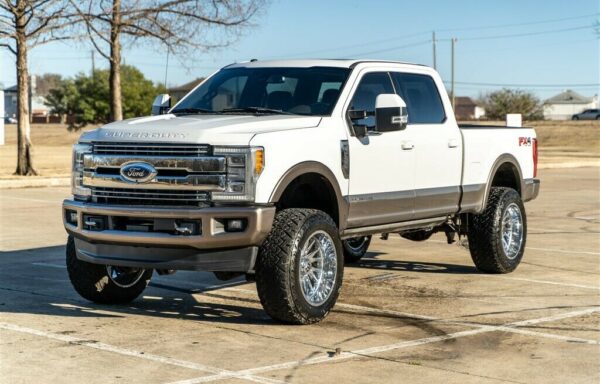 2018 FORD F250 KING RANCH 6.7 DIESEL 4×4 6″ PROCOMP LIFT 22×12 37″ TIRES SUNROOF